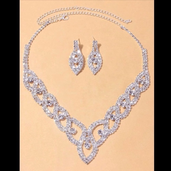 Rhinestone Necklace with 1 Pair Earrings - Picture 1 of 4